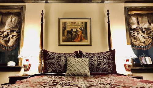 Deluxe Room, 1 Queen Bed, Non Smoking, Refrigerator (Beech)