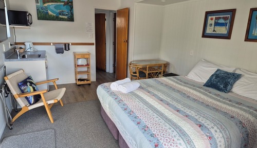 Basic Studio, 1 King Bed