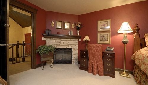 Traditional Suite, 1 King Bed (The Hunt Suite)