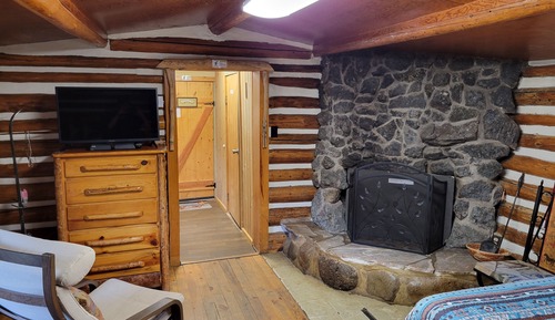 Southwest Cabin (Pet Friendly)