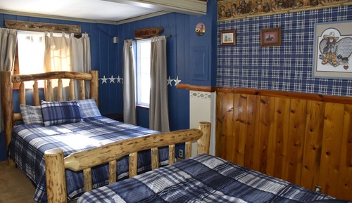 Cowboy Cabin (Pet Friendly)
