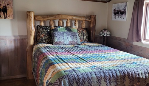 Moose Lodge (Pet Friendly)