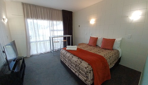 Budget Queen Room