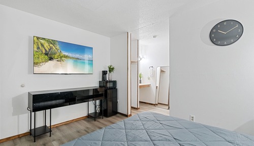 Standard Room, 1 Queen Bed