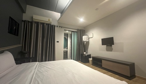 Design Room, 1 King Bed