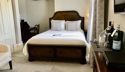 Classic Studio Room, 1 Queen Bed