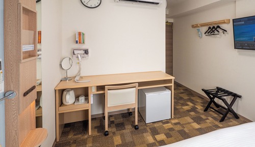 Wide Space Single, Smoking (Electric cigarette only)