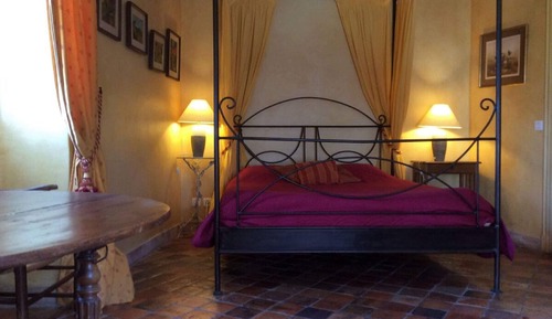 Triple Room (Mistral)