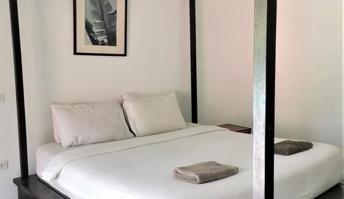 Deluxe Double Room In Front of Pool