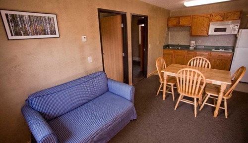 Kitchen Suite - 1 Queen & 1 Double