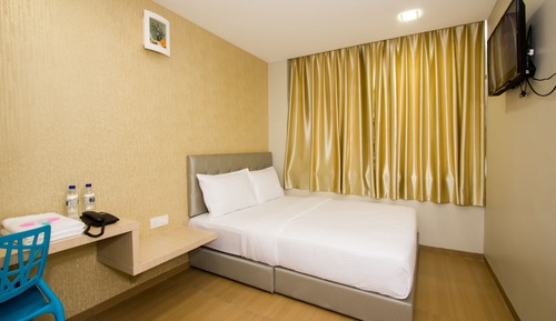 Deluxe Queen Room