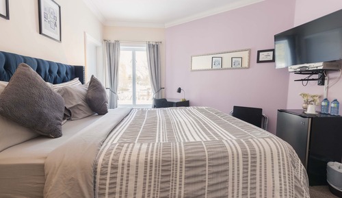 Superior Double Room, Ensuite (Main Floor)