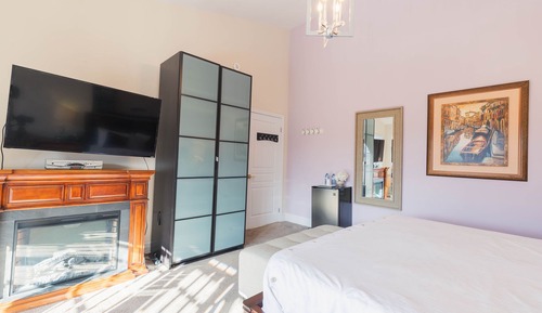 Honeymoon Double Room, Hot Tub (Upper floor Rose Room )