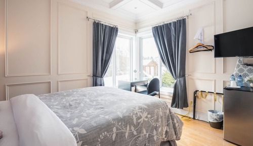 Economy Double Room, Ensuite, Pool View (Main Floor)
