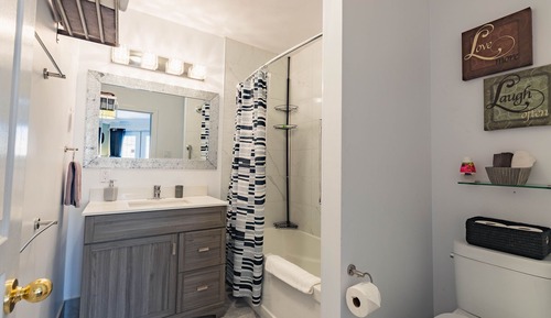 Luxury Double Room, Ensuite, Pool View (Upper Floor)