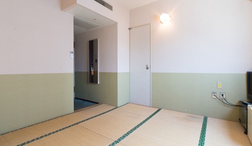 Japanese Room, Triple, Smoking