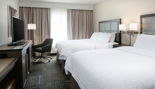 Room, 2 Queen Beds, Accessible, Bathtub