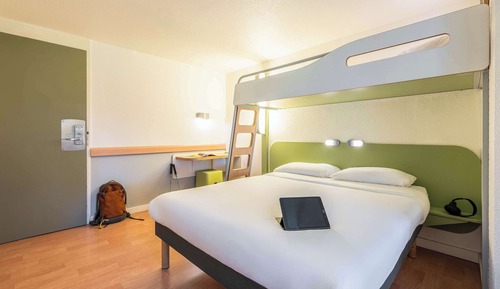 Triple Room, Multiple Beds
