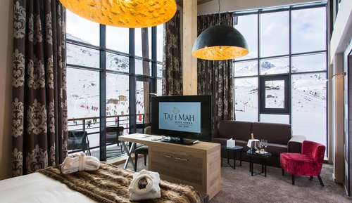 Deluxe Suite, 2 Bedrooms, Balcony, Mountain View