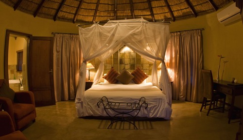 Rondavels (Double Rooms) (2)