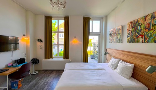 Deluxe Room, Balcony