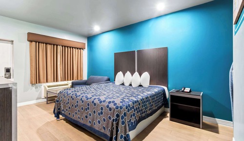 Standard Room, 1 King Bed, Non Smoking