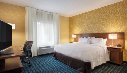 Room, 1 King Bed (Mobility/Hearing Accessible, Tub)