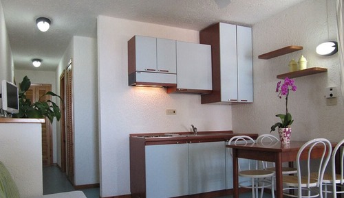 Studio (2 Adults)