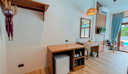 Deluxe Double Room, Poolside