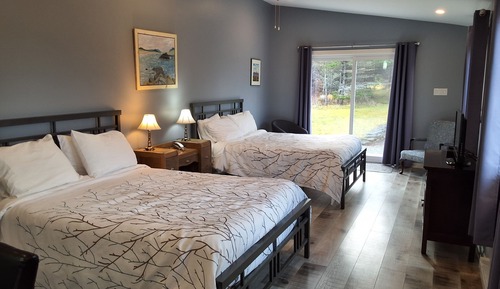 Superior Quadruple Room, Ensuite, Partial Sea View (Windemere)