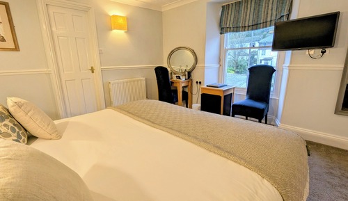 Double or Twin Room, Ensuite (Room 7, 1st Floor, Front)