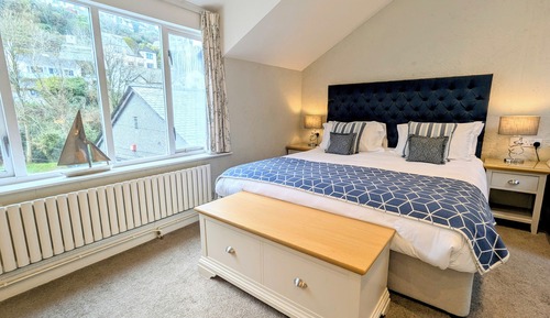 Superior Room, 1 King Bed, Ensuite (Room 11, 1st Floor, Front Superior)