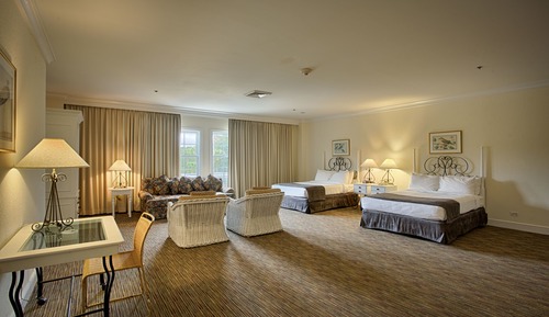 Standard Suite, 2 Queen Beds