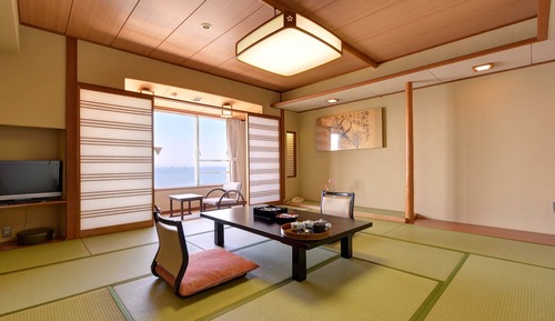 Japanese Style Room, Smoking