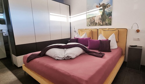 Design House, 2 Bedrooms, 2 Bathrooms, Mountain View