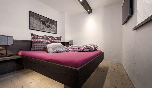 Romantic Apartment, 2 Bedrooms, Mountain View