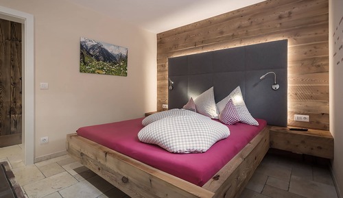 Family House, 2 Bedrooms, Fireplace, Mountain View