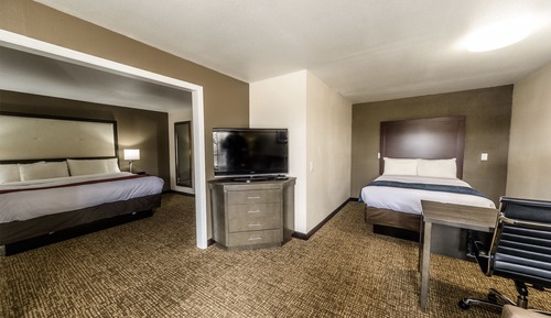 Standard Suite, Multiple Beds