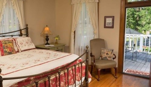 Room (3)