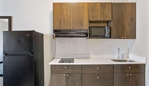 Room, 1 King Bed, Non Smoking, Kitchenette