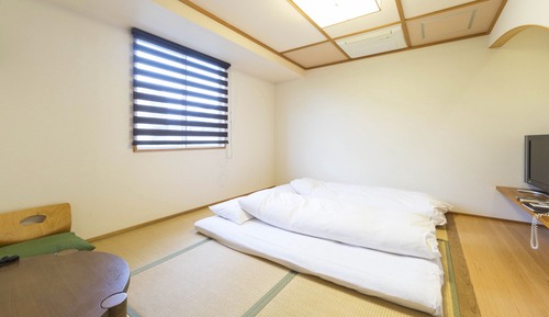 Standard Japanese Room (6 tatami mats), Smoking