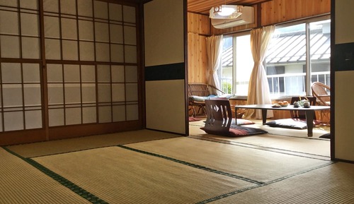Japanese Style 12 Tatami - Shared Bath
