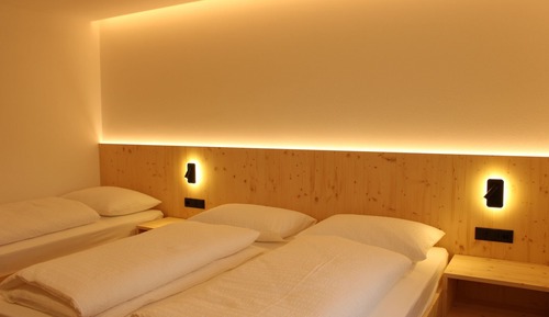 Luxury Apartment, 3 Bedrooms, Roll-in Shower, Ground Floor (2 Bathrooms)