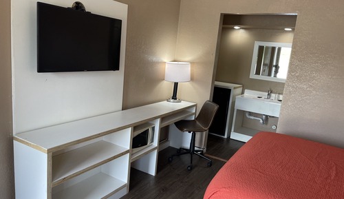 Double Room, Smoking