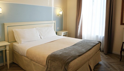Suite, Balcony