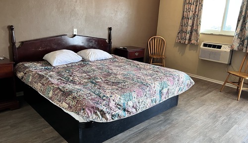 Standard Room, 1 King Bed