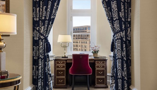 Superior Studio Suite, 1 King Bed