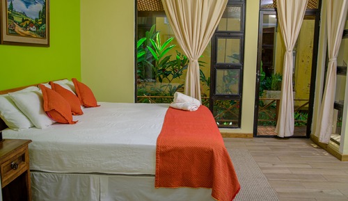 Executive Room, 1 King Bed, Lake View
