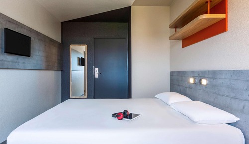 Triple Room, Multiple Beds