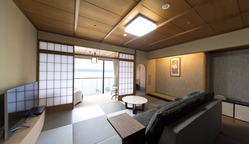 Japanese Western Style Room, Ocean View, Non Smoking (2 Single beds+ 1 Futon)